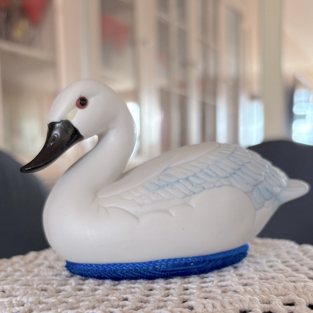 Vintage Jasco Porcelain Swan Goose Lint Brush